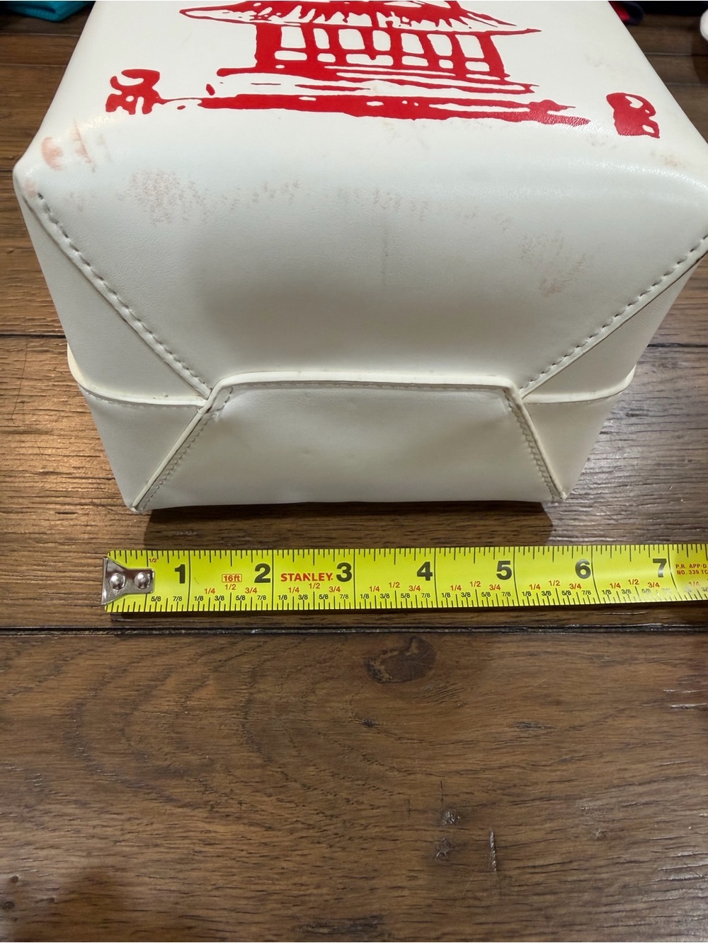 White Crossbody Chinese food Bag with Red Print and Gold Chain Strap - Picture 9 of 11